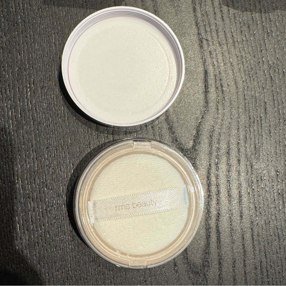 - NEVER OPENED: RMS Hydra Setting Powder: Deep - Picture 3 of 3